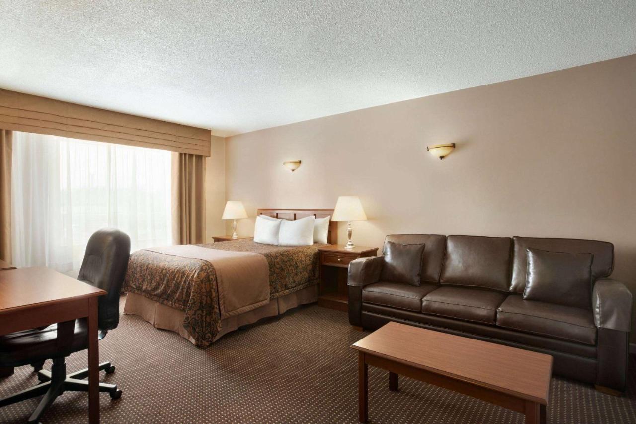 Travelodge By Wyndham Симко Экстерьер фото